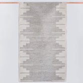 La Cima Handwoven Accent Rug - Grey
