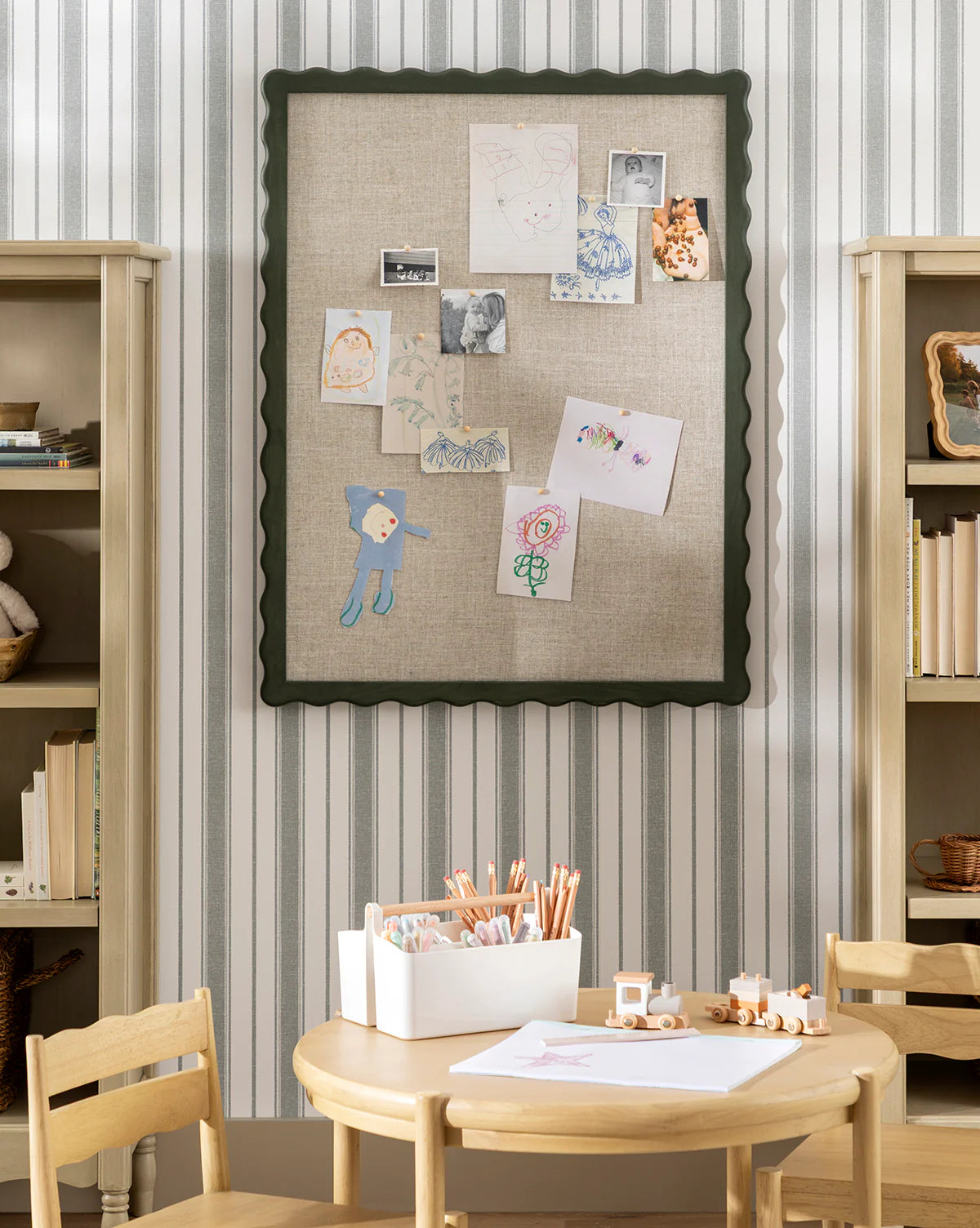 Laverde Pin Board